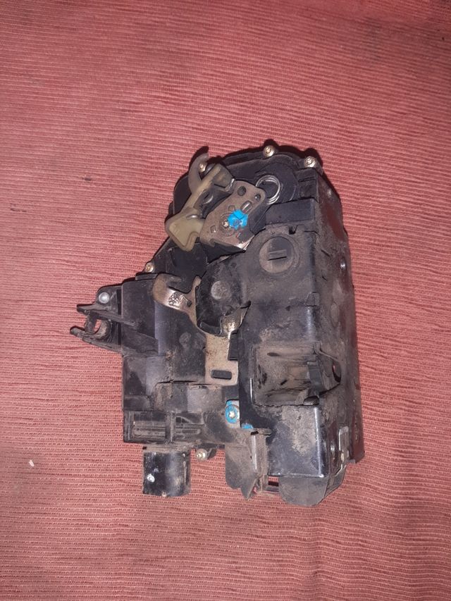Cerradura trasera derecha seat leon/tole