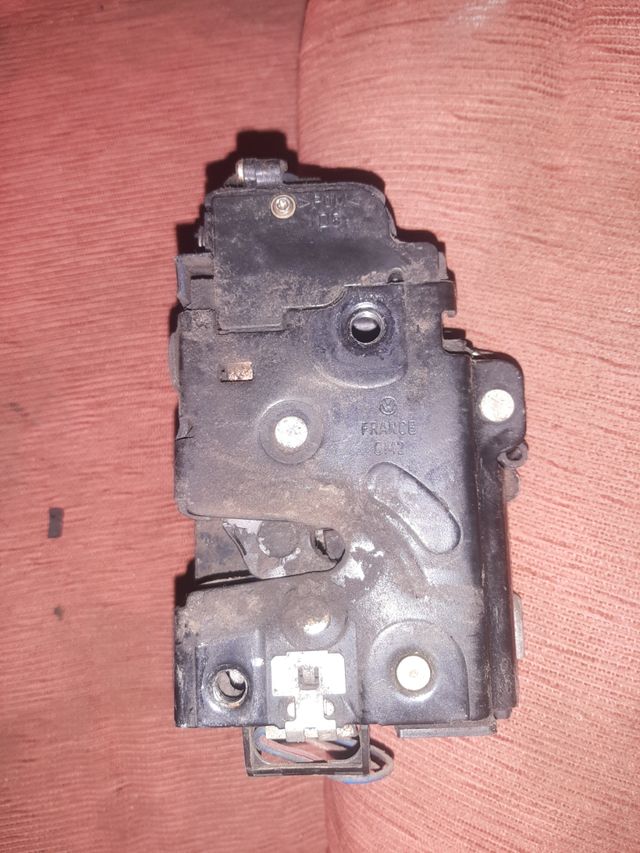 Cerradura trasera derecha seat leon/tole