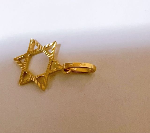 Ciondolo stella david in oro giallo 18kt 750