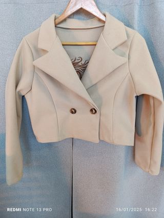 Cappotti corti ricamati