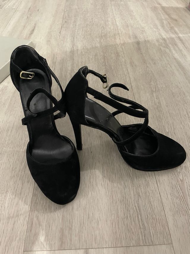 Scarpe col tacco scamosciate