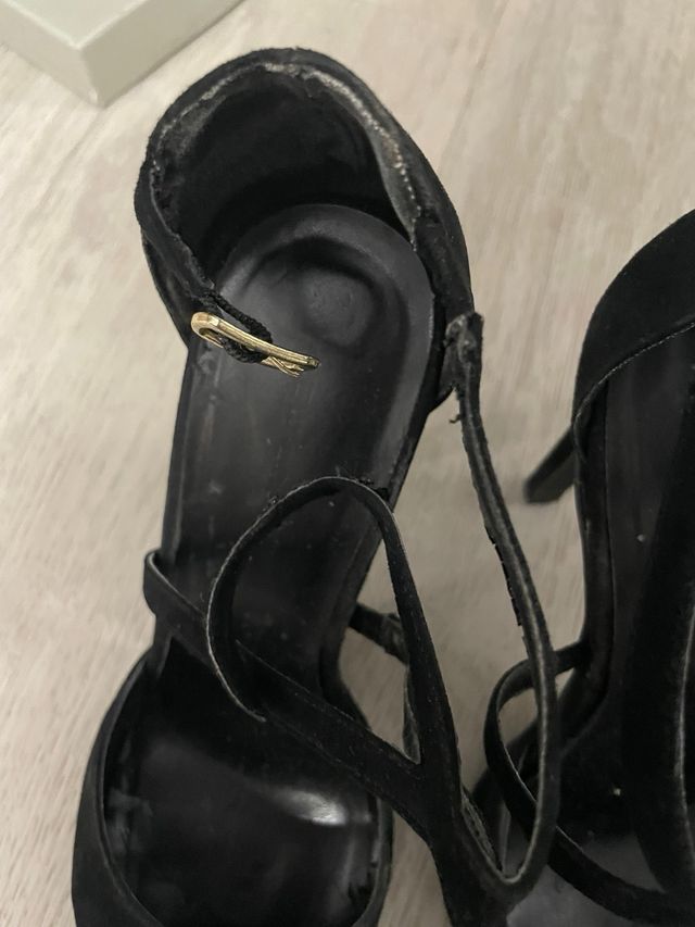 Scarpe col tacco scamosciate