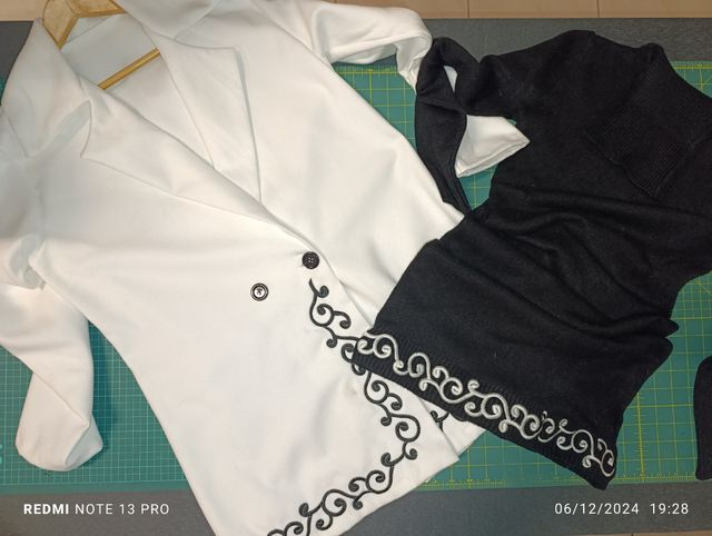 Cappotto bianco ricamato