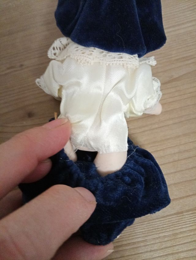 Bambola da collezione in porcellana