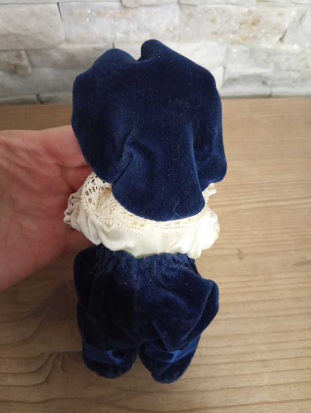 Bambola da collezione in porcellana