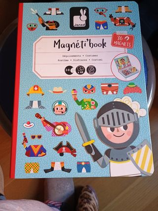 Libro magnético. Imanes. Nuevo