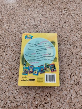 Bob Esponja. Historias de Fondo de Bikini: Contiene 6 aventuras de Bob Esponja (Bob Esponja / Novelas infantiles) (Spanish Edition)