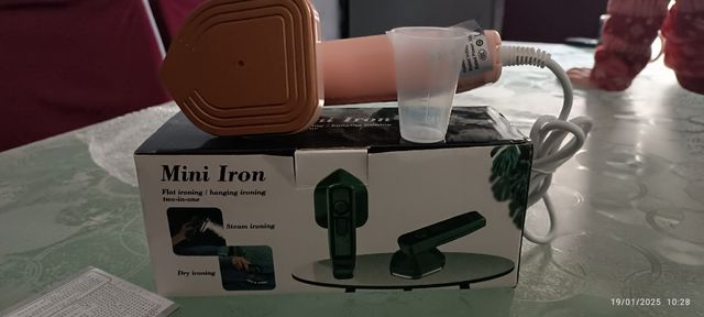 Mini ferro da stiro da viaggio
