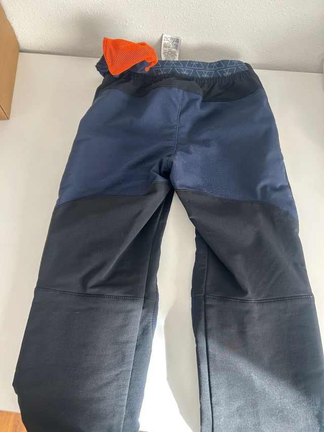 Pack: Botas montaña y pantalon