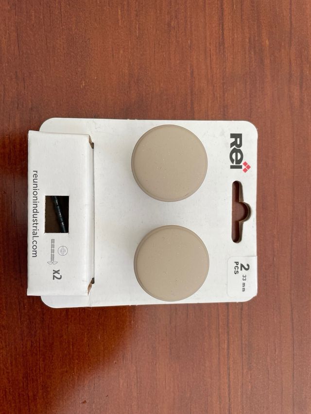 Tiradores de color beige