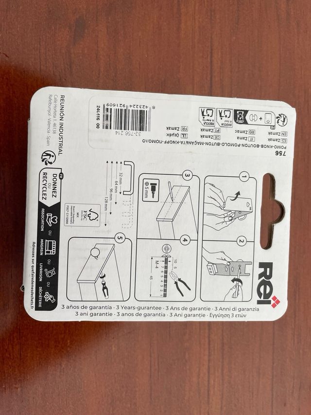 Tiradores de color beige