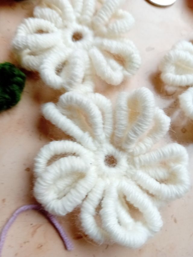 Fiori e foglie uncinetto