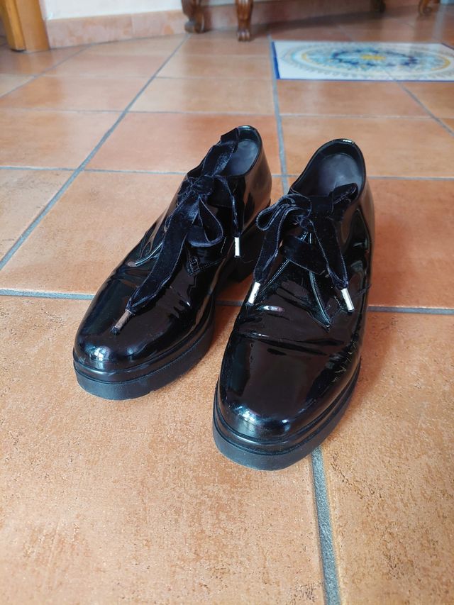 Derby scarpa donna platform vernice nera. 