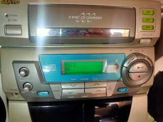 Sanyo 25w CD, cassette + adaptador BT
