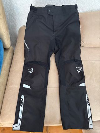 Chaqueta y pantalon moto