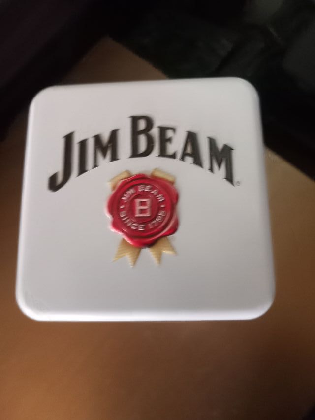 Jim Beam può