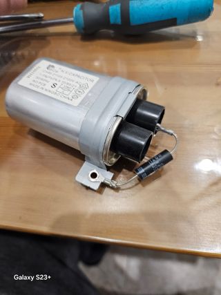 Condensador microondas 2100v 1.05uF ch85