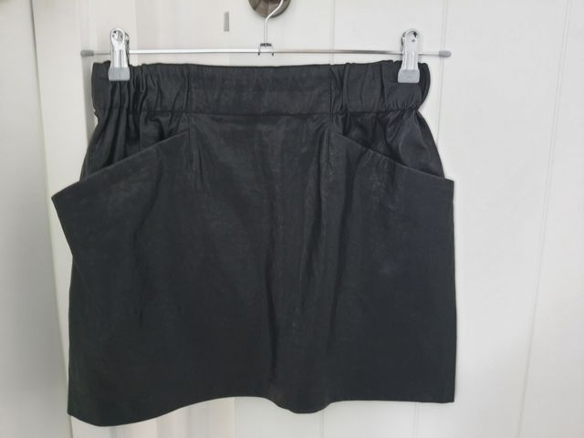 Falda polipiel ZARA talla M