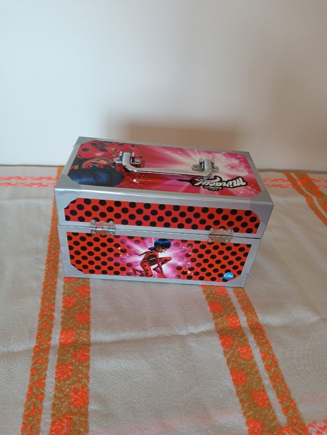 Neceser Ladybug. En perfecto estado.