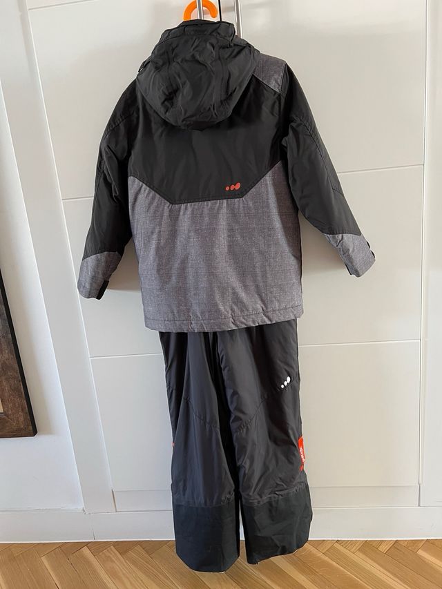 Pantalon y chaqueta de esqui