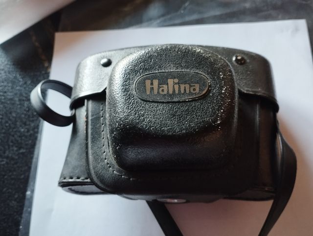 Cámara de fotos antigua Marca Halina Paulette