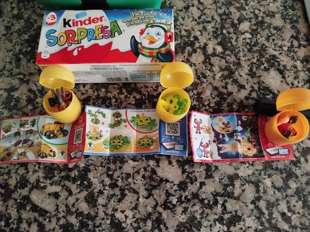 Lote 3 juguetes de huevo Kinder