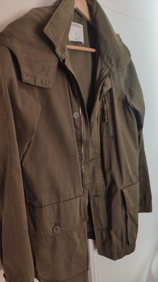 Parka de Zara verde caqui talla L