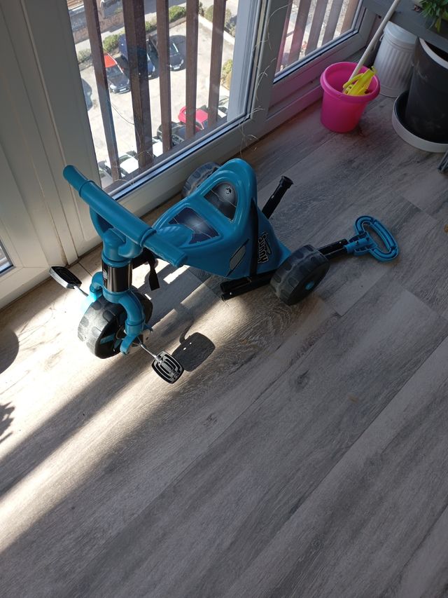 Triciclo. Urge venta. Buen estado