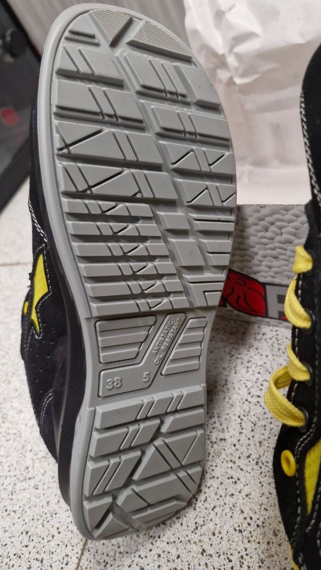 Scarpe antinfortunistiche numero. 38