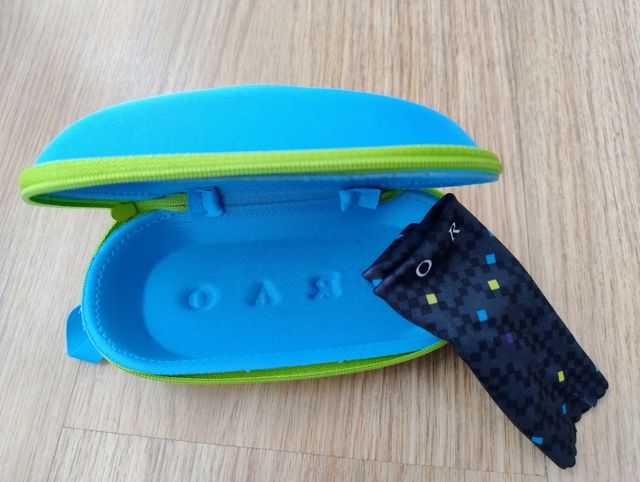 Gafas y casco de nieve para niños