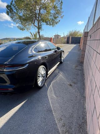 Porsche Panamera 4 2022