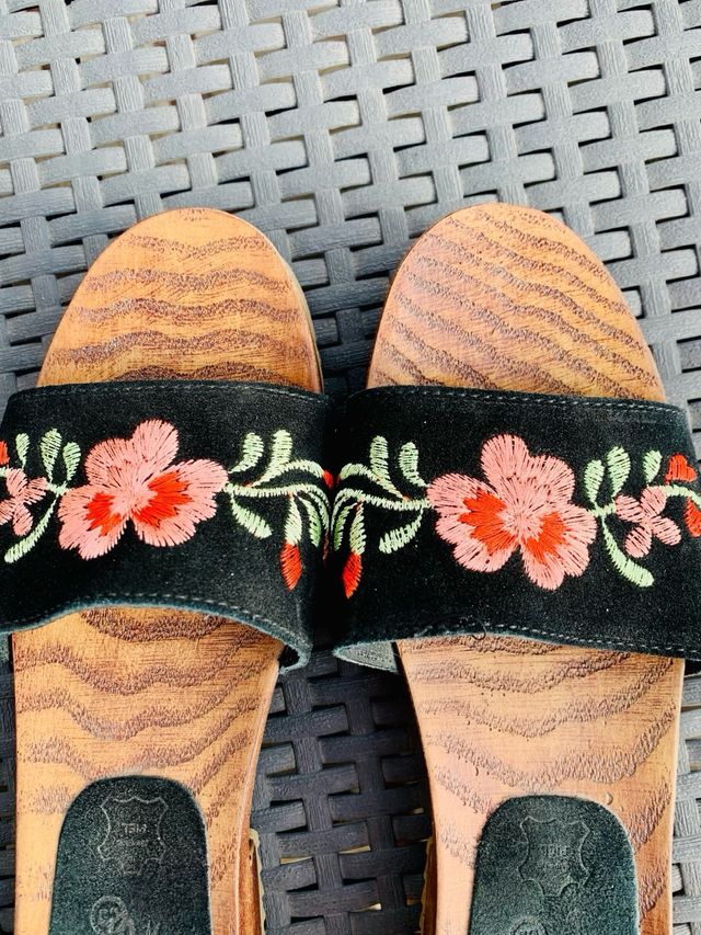 Sandalias Creeks de madera