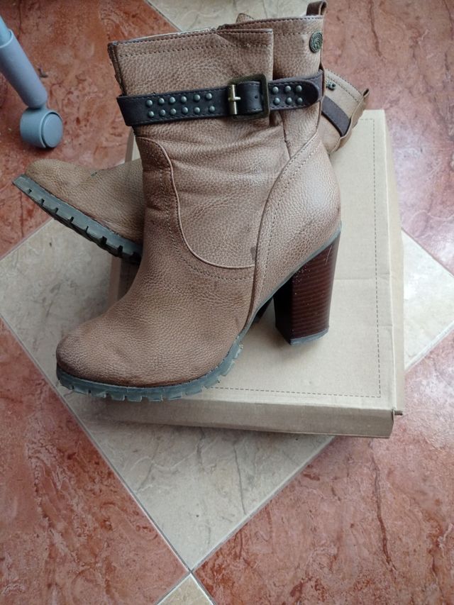 Botines de piel CHK10 