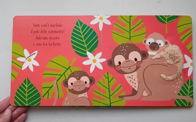 Accarezza i cuccioli/Sugli alberi