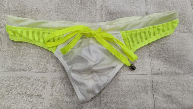 Bañador hombre tanga