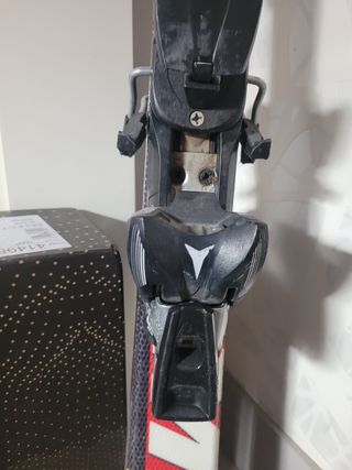 Ski atomic