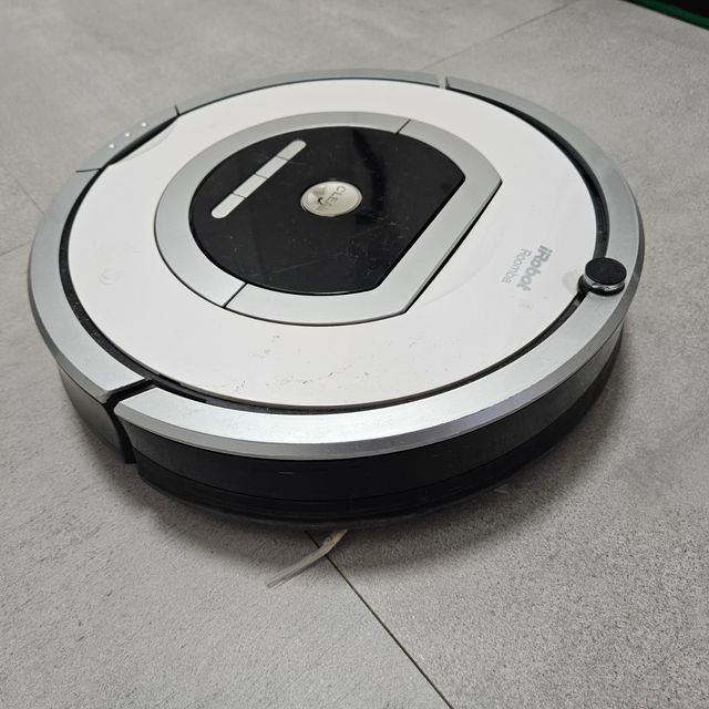 Roomba 765 con recambios y embalaje