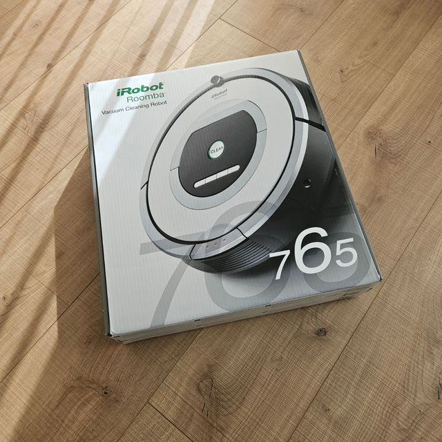 Roomba 765 con recambios y embalaje