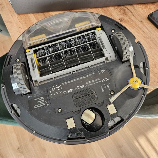 Roomba 765 con recambios y embalaje