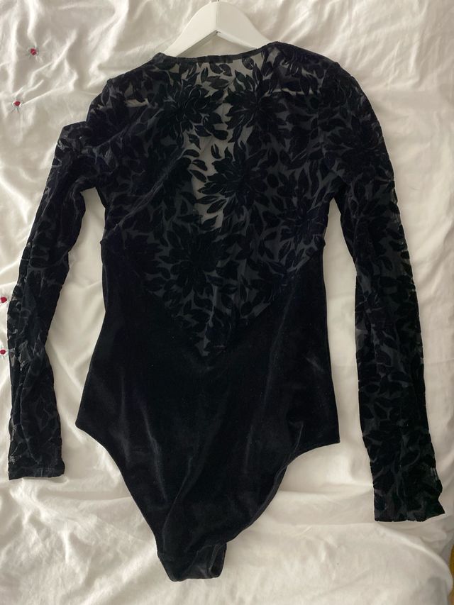 Body Oysho terciopelo negro