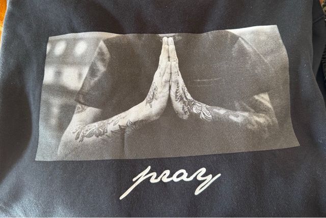 Sudadera Pray