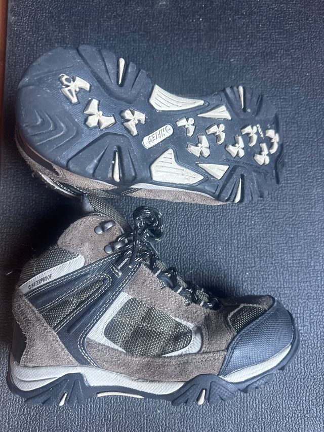 Botas de montaña infantil waterproof