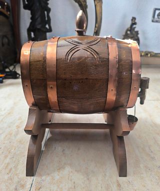 Barril de roble y bronce