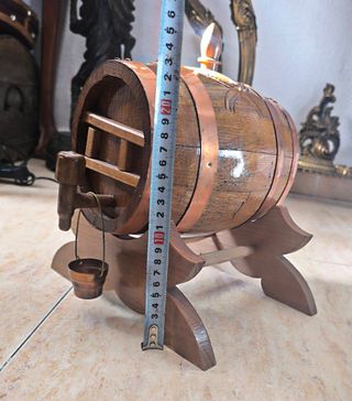 Barril de roble y bronce