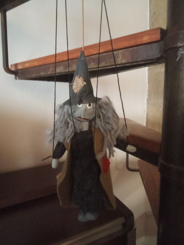 Bruja títere 4 hilos