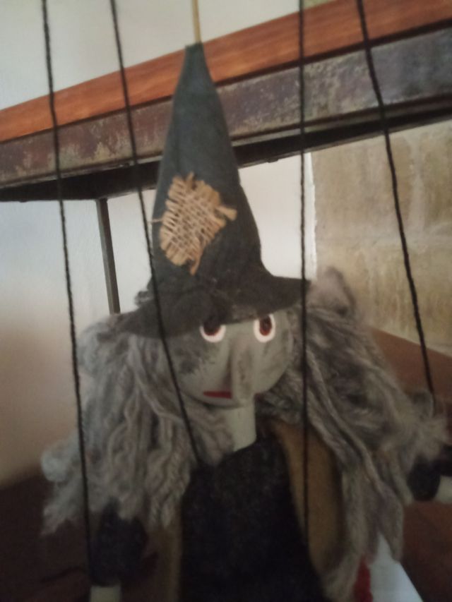 Bruja títere 4 hilos