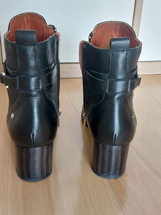 Botines negros Pikolinos