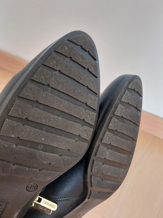 Botines negros Pikolinos