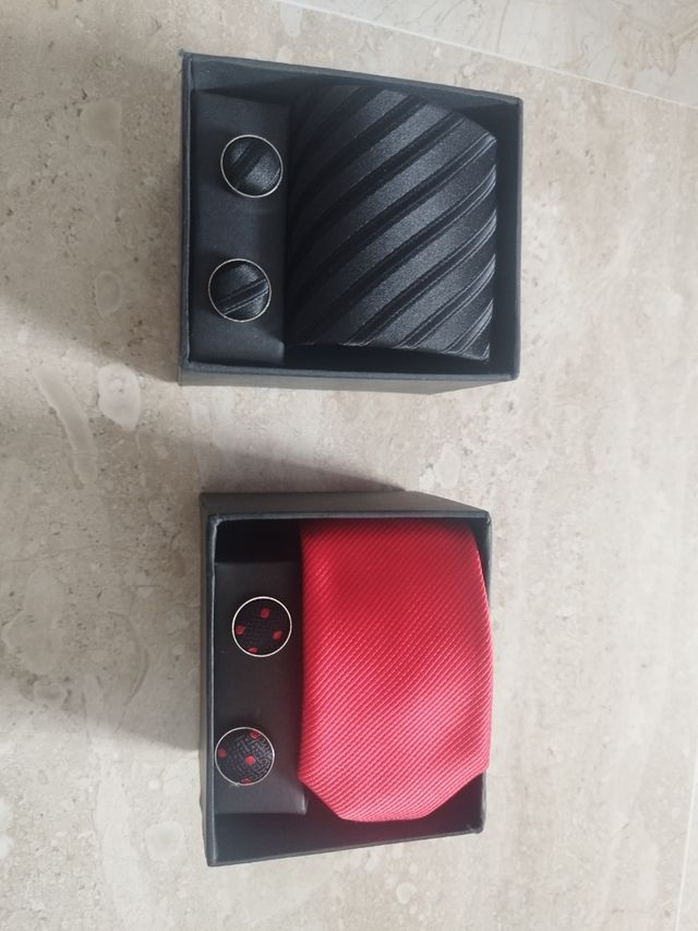 Corbata y gemelos