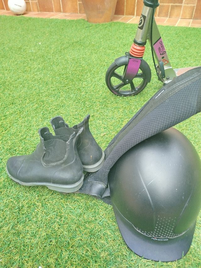 Casco y botas